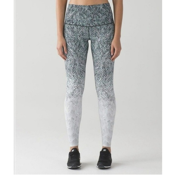 Lululemon Wunder Under Pant Hi-Rise Dazzle Nulux 50g Alpine White Black Size 12 - Picture 1 of 9